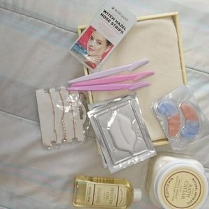 Body scrub,bath caviar,lips and under eyes mask,hair towel,gel,witch hazel.....